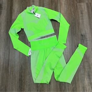 Aritzia TNA Ventura Activewear Set